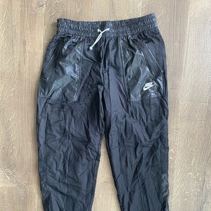 Nike Windbreaker Pants Size Medium